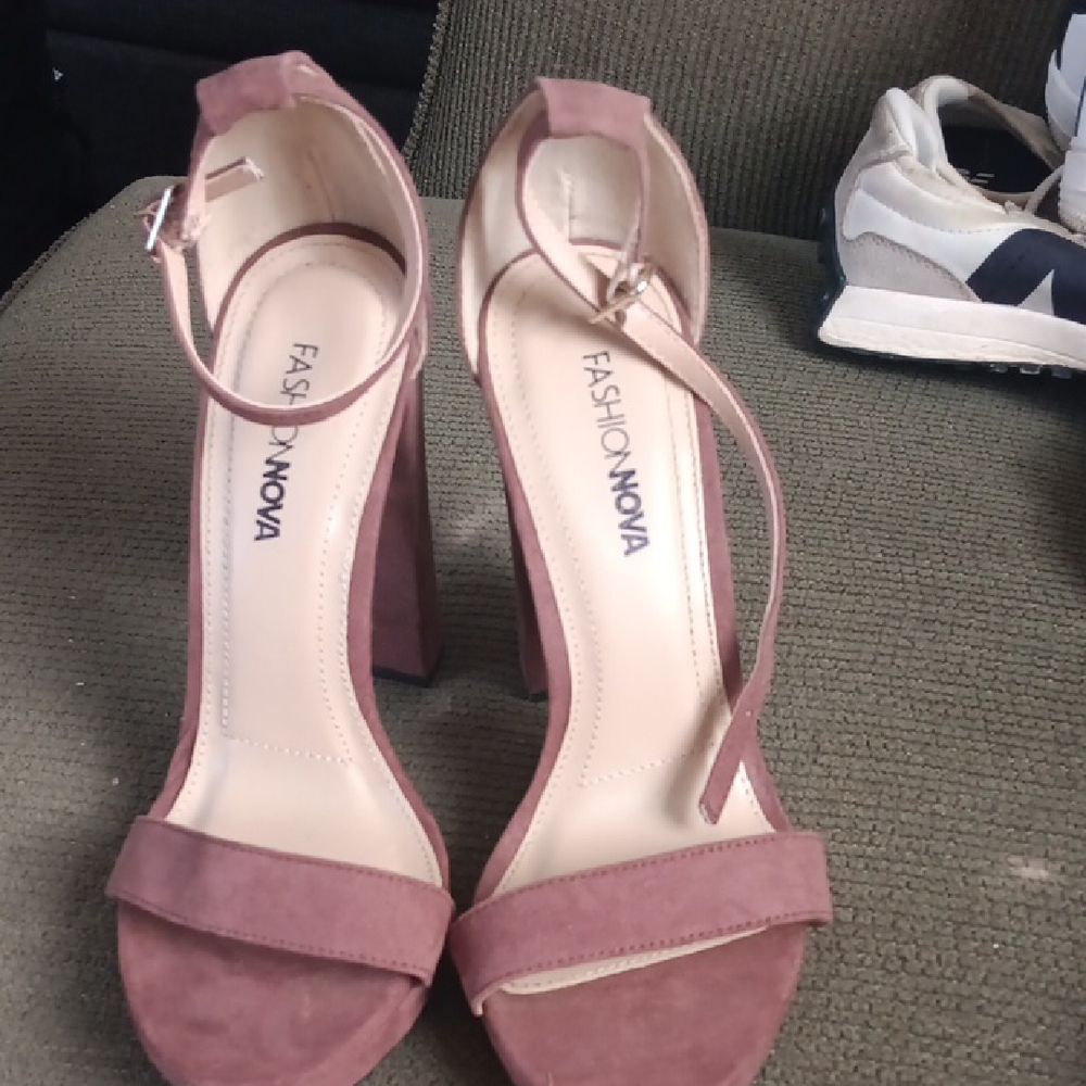 Fashion Nova Mauve Block Heels
